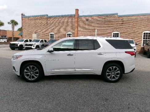Used 2021 Chevrolet Traverse Premier image 6