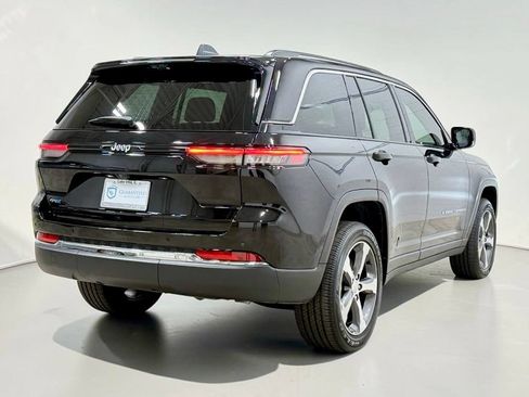 Used 2022 Jeep Grand Cherokee Limited 4xe w/ Luxury Tech Group II AWD/4WD image 15