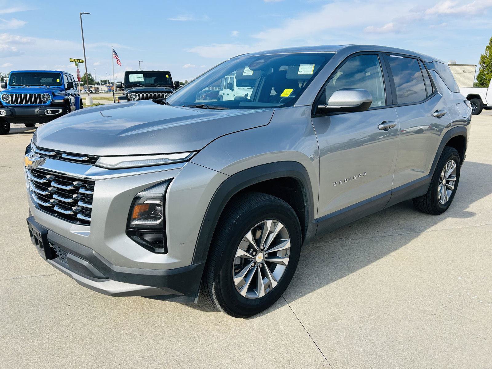 Used 2025 Chevrolet Equinox LT FWD image 34