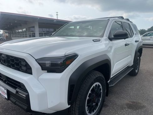 New 2026 Toyota 4Runner TRD Off-Road Premium AWD/4WD image 10