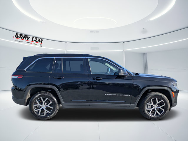 Used 2025 Jeep Grand Cherokee Limited AWD/4WD image 2