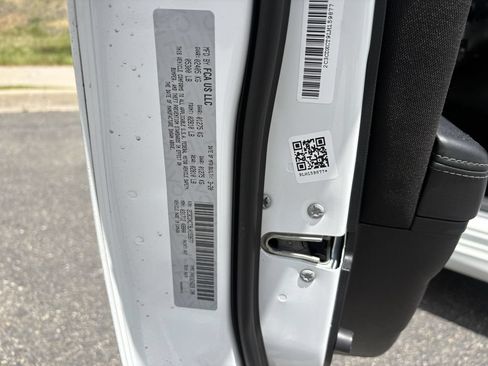 Used 2020 Dodge Charger R/T RWD image 6