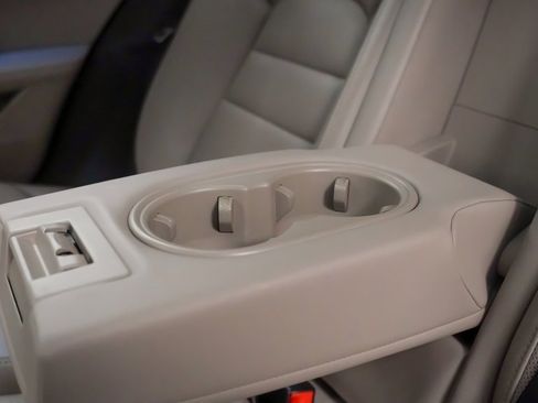 Certified 2023 Porsche Taycan image 19