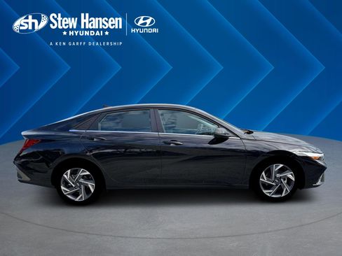 New 2026 Hyundai Elantra Limited FWD image 10