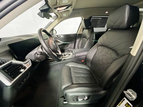 Used 2024 BMW X7 xDrive40i image 14