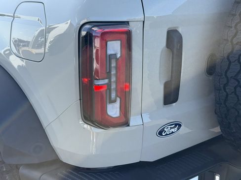 New 2026 Ford Bronco Badlands AWD/4WD image 7