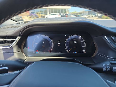 Used 2022 Jeep Grand Cherokee Overland w/ Luxury Tech Group IV image 33