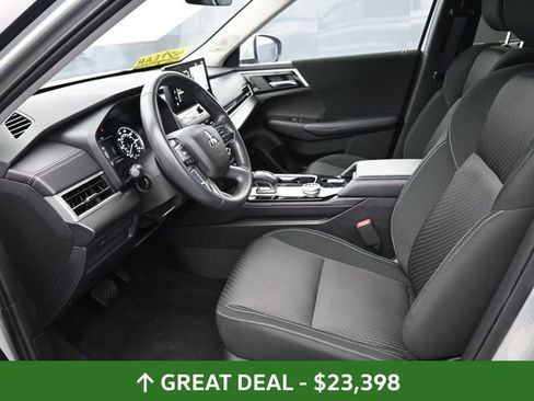 Used 2025 Mitsubishi Outlander ES image 17
