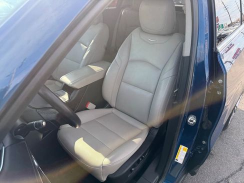Used 2019 Cadillac XT4 Luxury w/ Cold Weather Package image 10