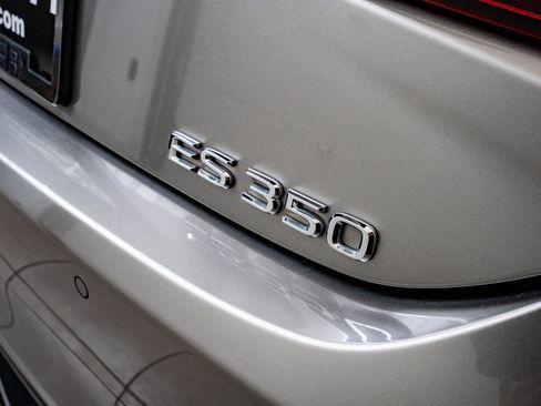 Used 2019 Lexus ES 350 Luxury image 16