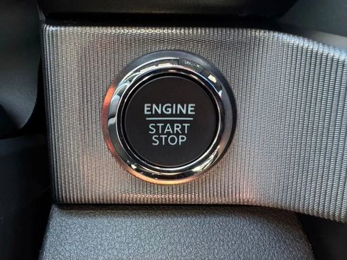 Used 2024 Ford F250 Platinum AWD/4WD image 27