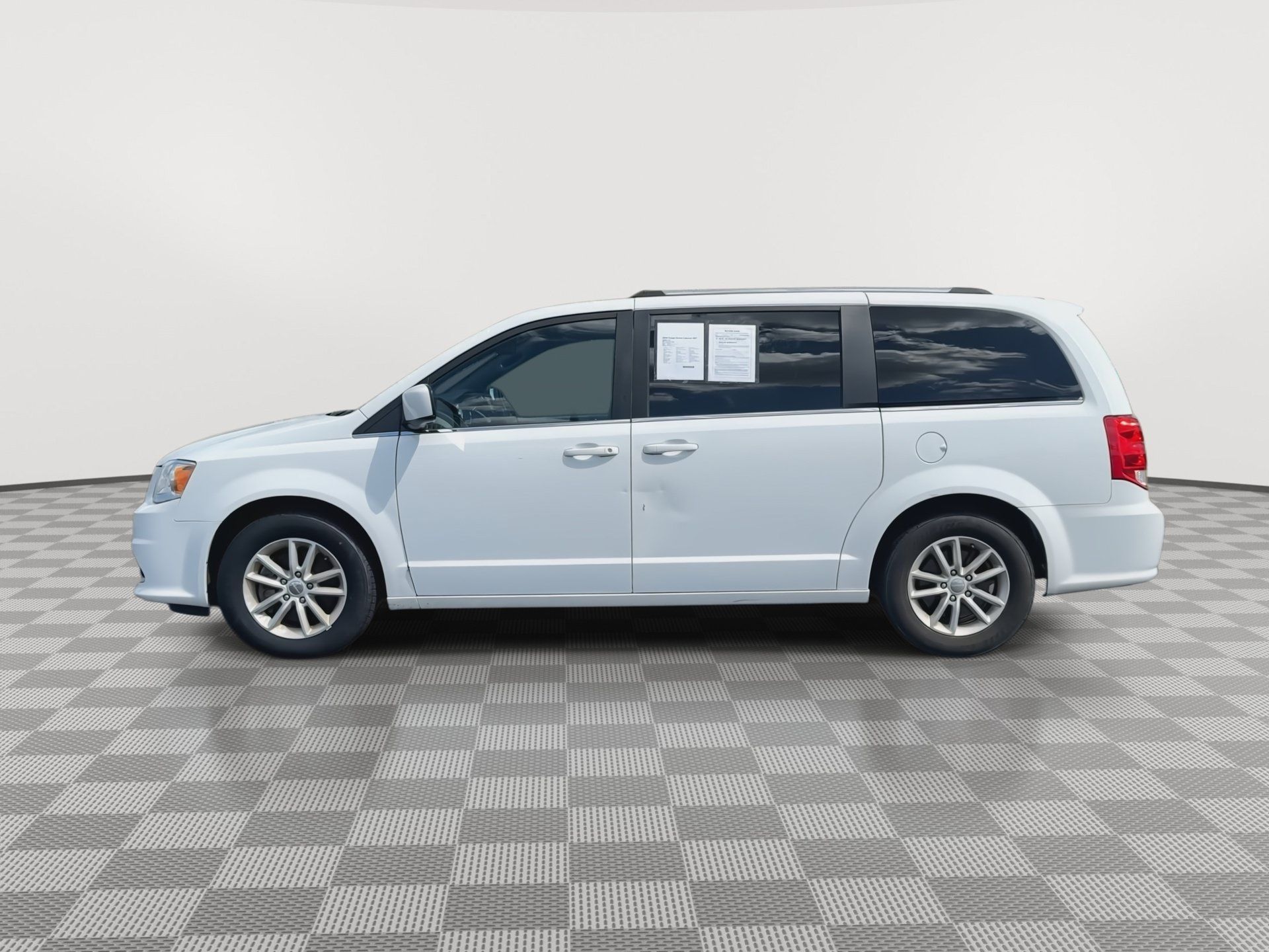 Used 2019 Dodge Grand Caravan SXT FWD image 5