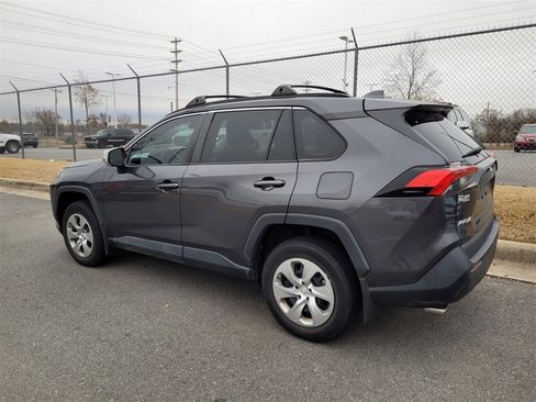 Used 2020 Toyota RAV4 LE image 5