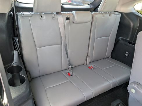 Used 2023 Toyota Highlander Platinum AWD/4WD image 6