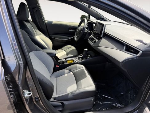 Used 2025 Toyota Corolla XSE FWD image 15
