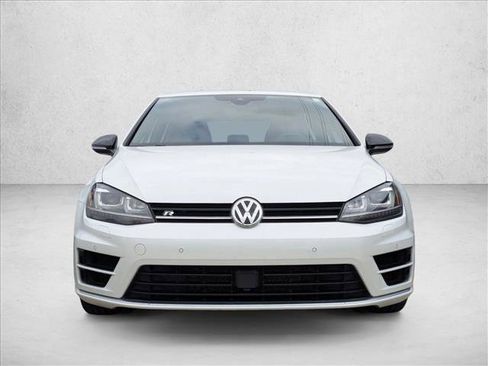 Used 2017 Volkswagen Golf 4-Door image 2