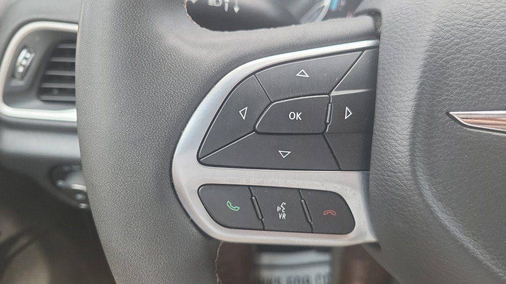 Used 2025 Chrysler Pacifica Select FWD image 29