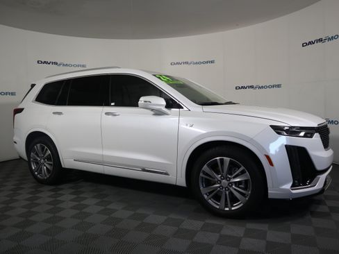 Used 2024 Cadillac XT6 Premium Luxury FWD image 4