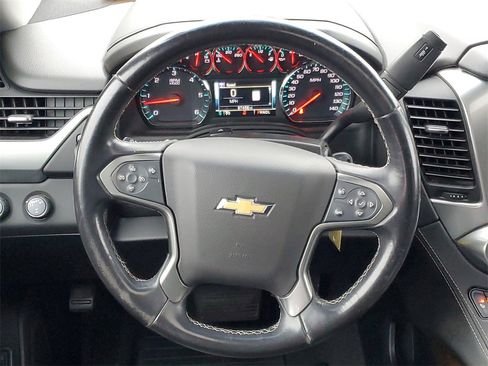 Used 2019 Chevrolet Suburban LT image 24