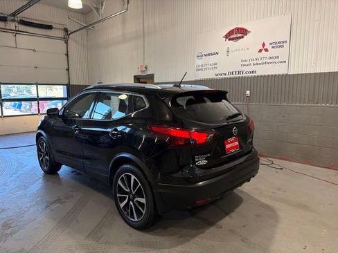 Used 2018 Nissan Rogue Sport SL AWD/4WD image 6