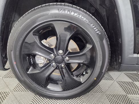 Used 2020 Jeep Compass Latitude FWD image 8