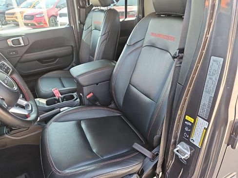 Used 2023 Jeep Gladiator Rubicon w/ LED Lighting Group AWD/4WD image 18