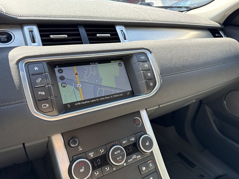 Used 2017 Land Rover Range Rover Evoque SE AWD/4WD image 9