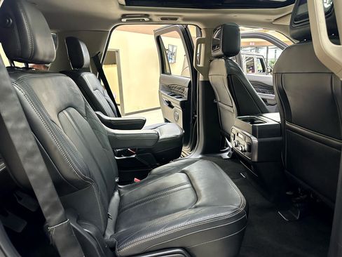 Used 2020 Ford Expedition Platinum image 41