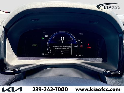 Used 2025 Toyota Camry LE w/ Convenience Package image 38