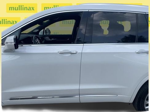 Used 2024 Cadillac XT6 Premium Luxury w/ Technology Package FWD image 6