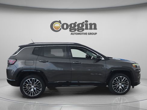 Used 2022 Jeep Compass Limited w/ Elite Group AWD/4WD image 6