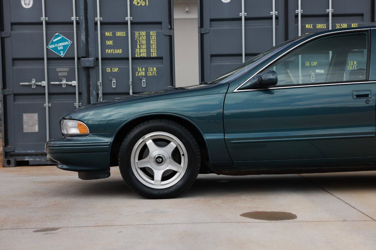 Used 1996 Chevrolet Caprice SS RWD image 27