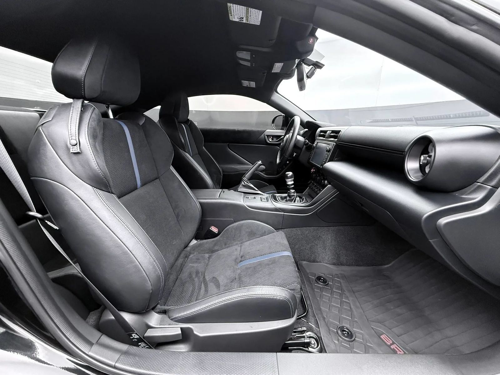 Used 2025 Subaru BRZ tS RWD image 10