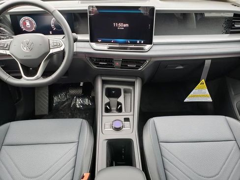 New 2026 Volkswagen Tiguan SE AWD/4WD image 9