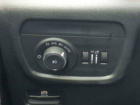 Certified 2024 Jeep Grand Cherokee Limited w/ Trailer Tow Package RWD image 26