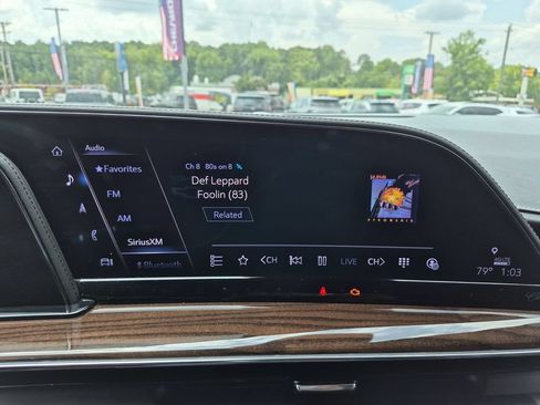 Used 2023 Cadillac Escalade Premium Luxury Platinum AWD/4WD image 23