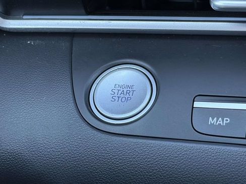 Used 2023 Hyundai Elantra Limited FWD image 15