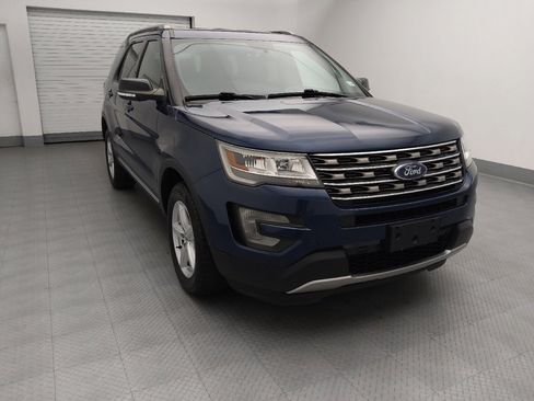 Used 2017 Ford Explorer XLT AWD/4WD image 14