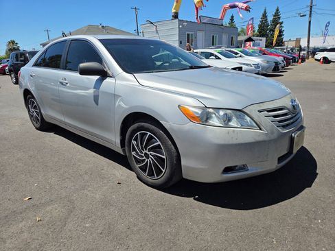 Used 2009 Toyota Camry LE FWD image 5