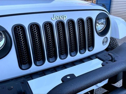 Used 2016 Jeep Wrangler Unlimited Sahara w/ Max Tow Package image 28