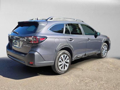 Used 2023 Subaru Outback Premium w/ Popular Package #1 AWD/4WD image 3