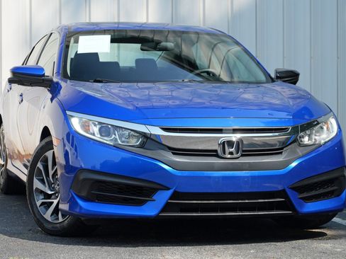 Used 2017 Honda Civic EX image 2
