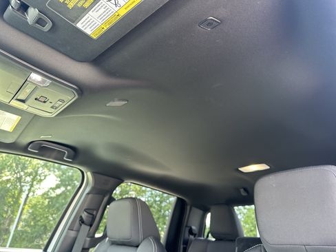 Certified 2025 Toyota Tacoma TRD Off-Road AWD/4WD image 28
