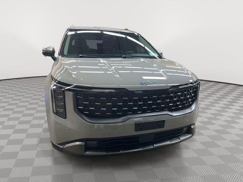 Used 2025 Kia Carnival SX Prestige image 8