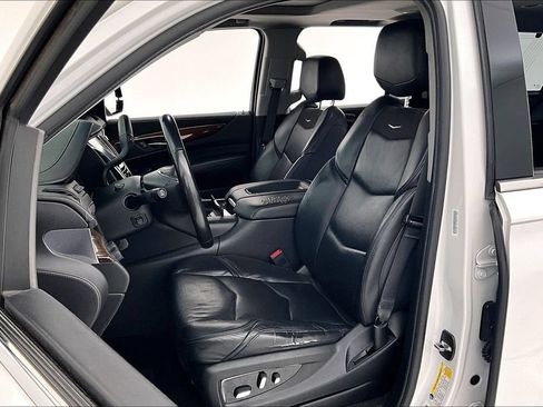 Used 2018 Cadillac Escalade Luxury AWD/4WD image 31