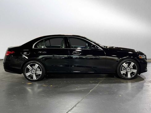 Used 2025 Mercedes-Benz C 300 4MATIC Sedan image 2