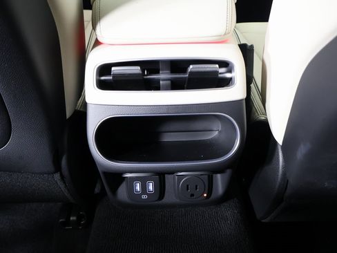 Used 2023 Genesis GV70 2.5T w/ Advanced Package image 24