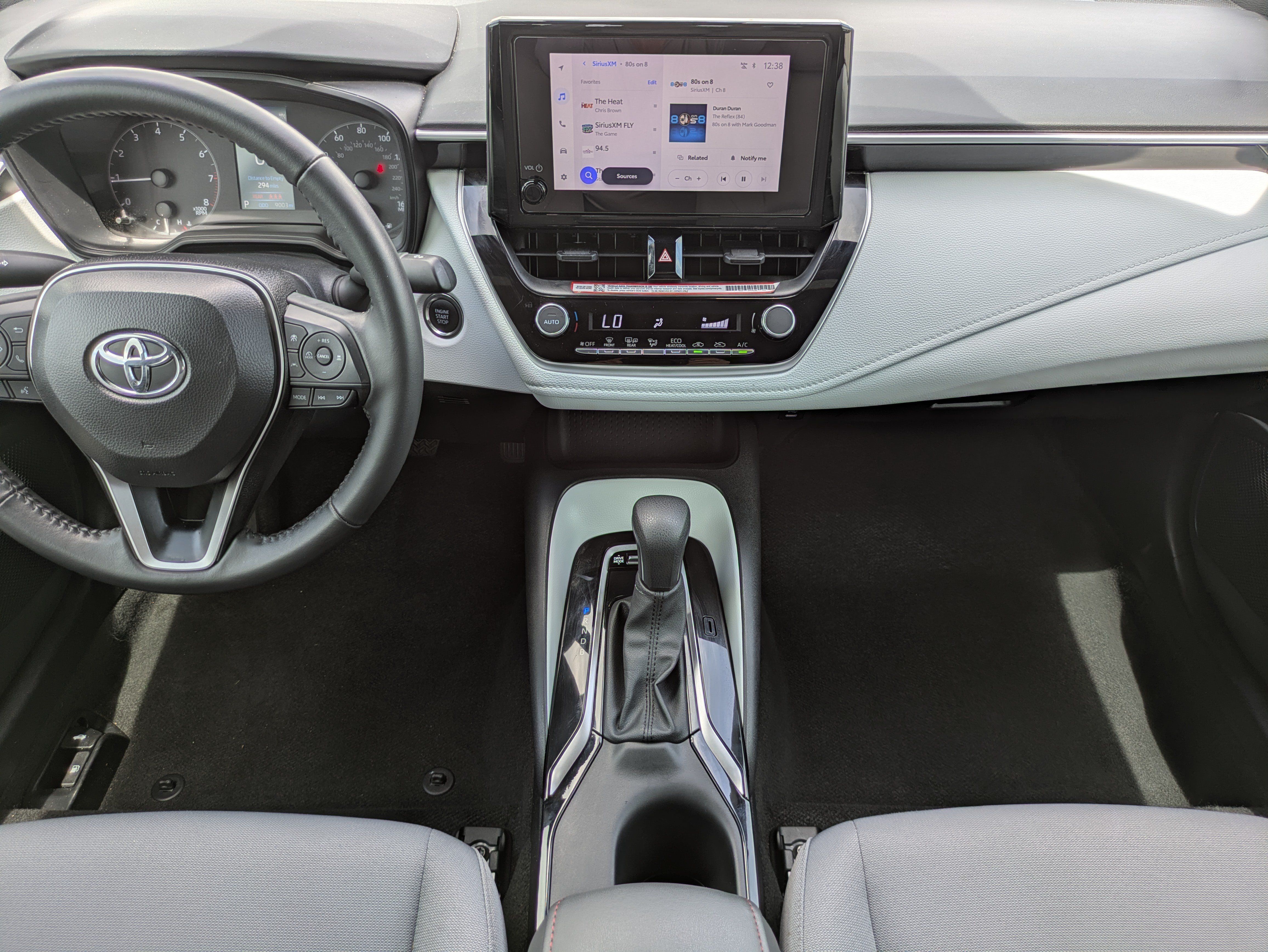 Used 2025 Toyota Corolla SE FWD image 29