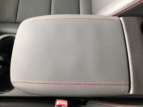 Used 2025 Chevrolet Colorado Z71 w/ Technology Package image 20