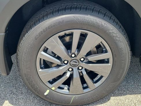 New 2026 Nissan Pathfinder SV w/ SV Premium Package FWD image 3